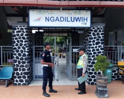 stasiun ngadiluwih